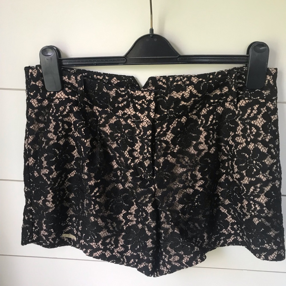 BCBG lace shorts size 6